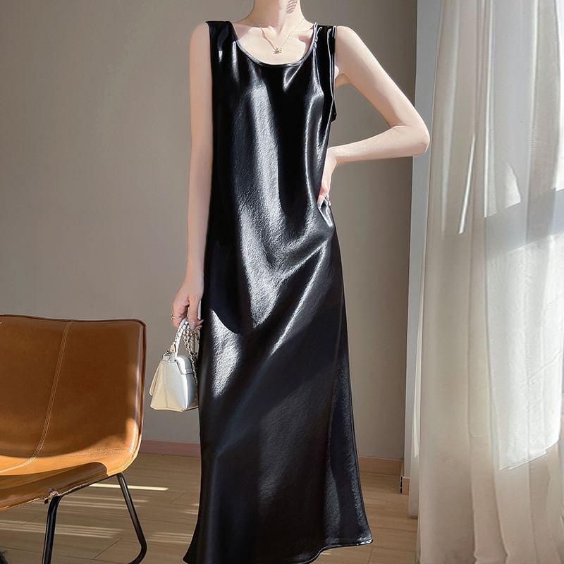 Sleeveless Crewneck Plain Maxi Dress