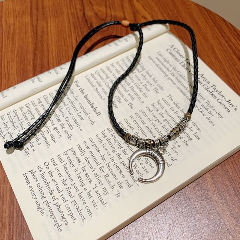 Pendant Crescent Moon Necklace