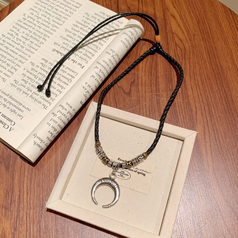 Pendant Crescent Moon Necklace