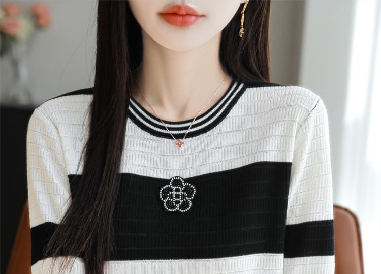 Short Sleeve Crew Neck Beaded Flower Applique Striped Knit Top