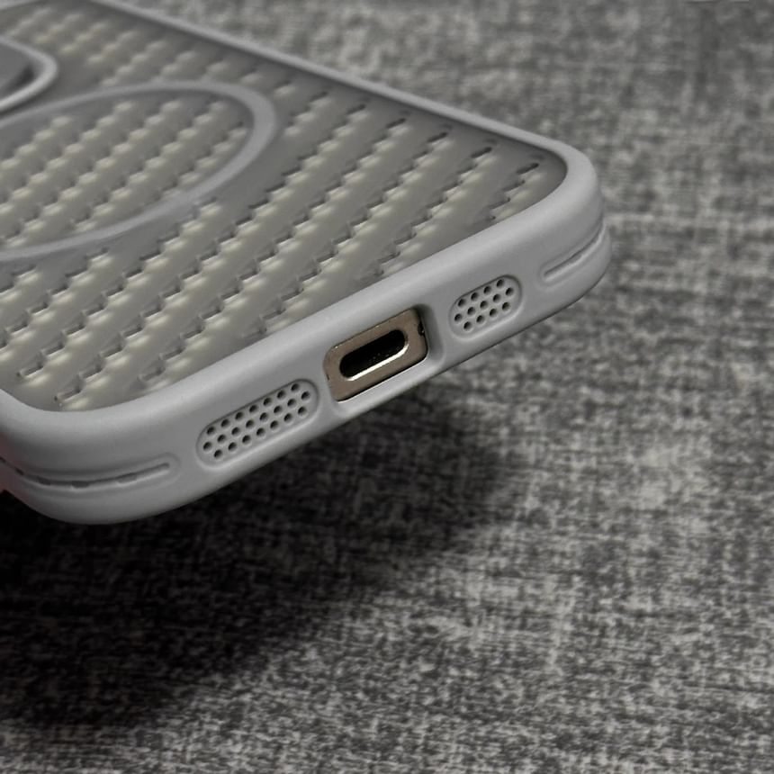 Magnetic iPhone with Perforated Case MagSafe) (Compatible