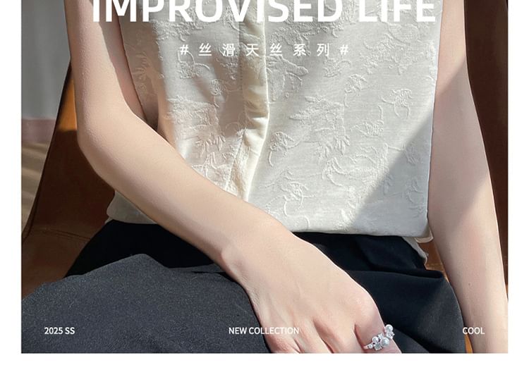 Sleeveless Floral Print Ruffled Button-Up Top