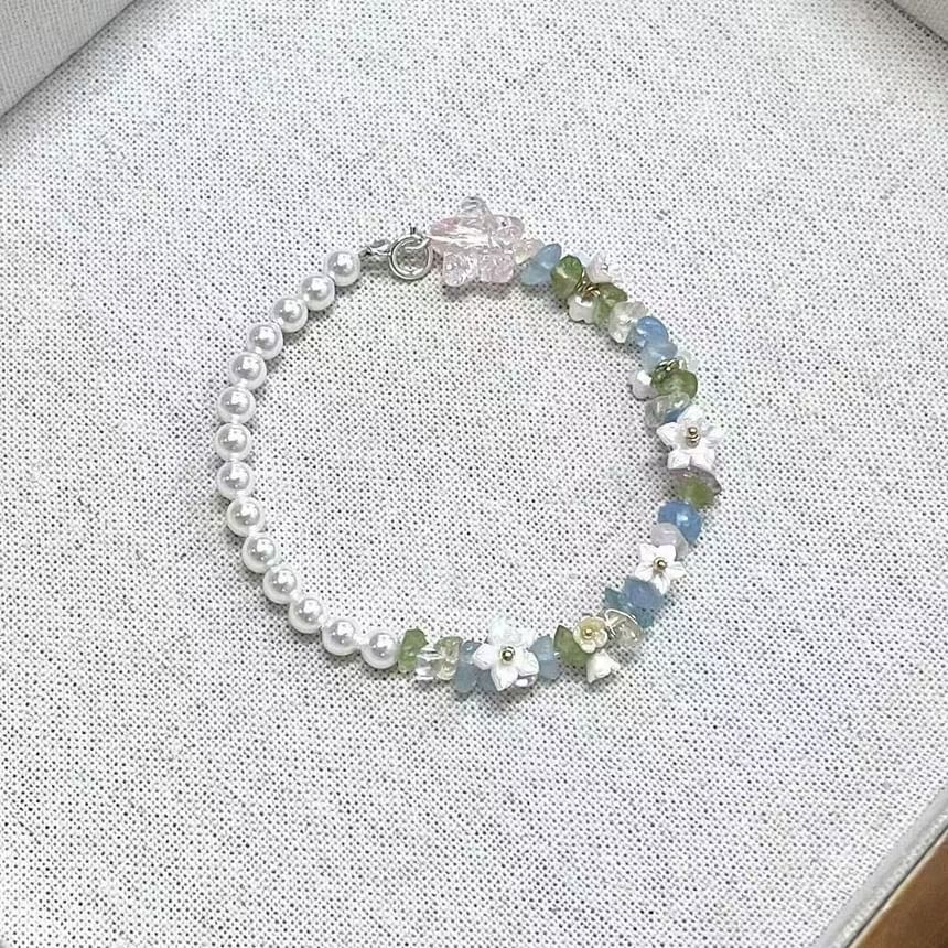 Faux Pearl Floral Bracelet Star