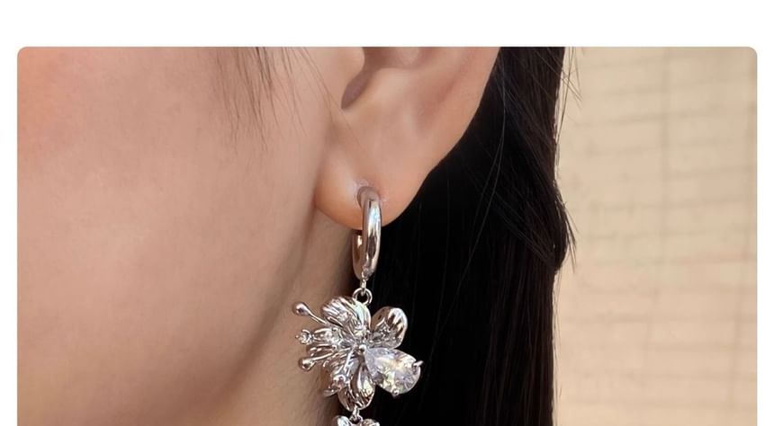Dangle Asymmetrical Floral Alloy Earring