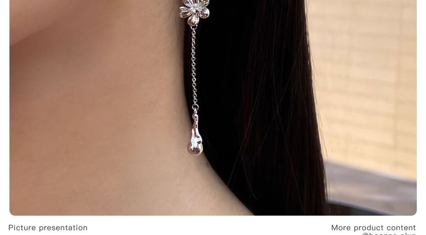 Dangle Asymmetrical Floral Alloy Earring