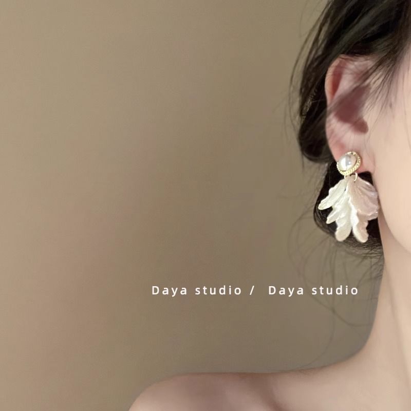 Petal Earring Pearl Faux Statement Alloy