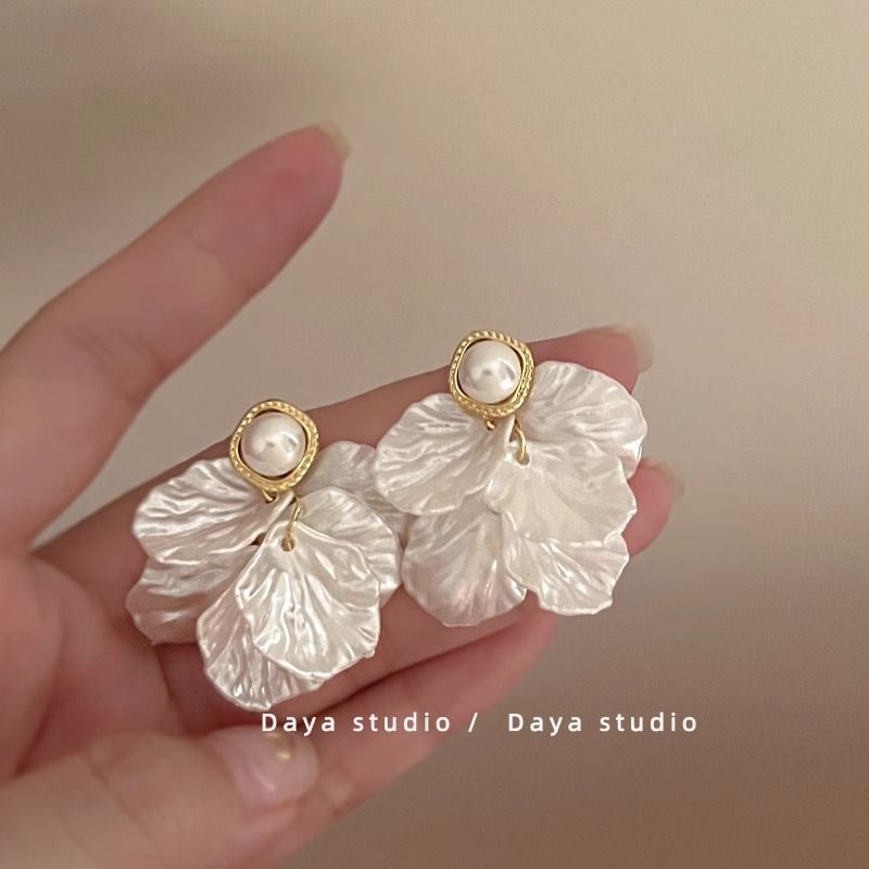 Petal Earring Pearl Faux Statement Alloy