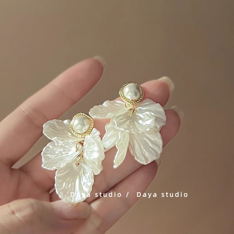 Petal Earring Pearl Faux Statement Alloy