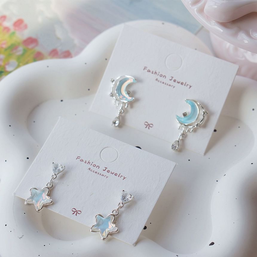 Asymmetrical Stud Earring