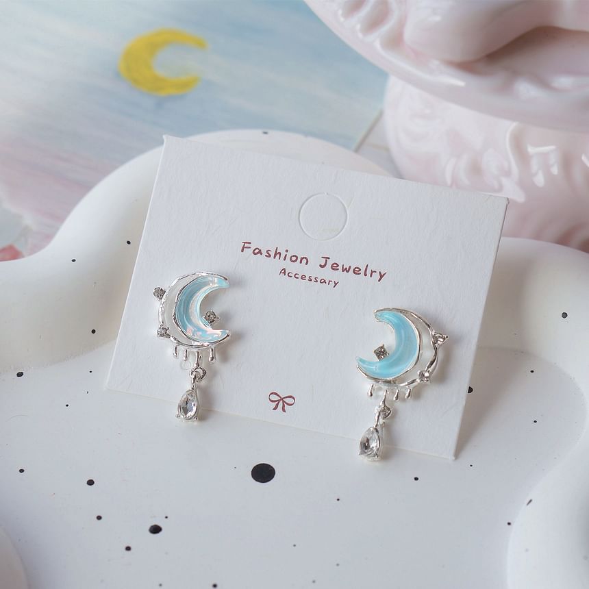 Asymmetrical Stud Earring