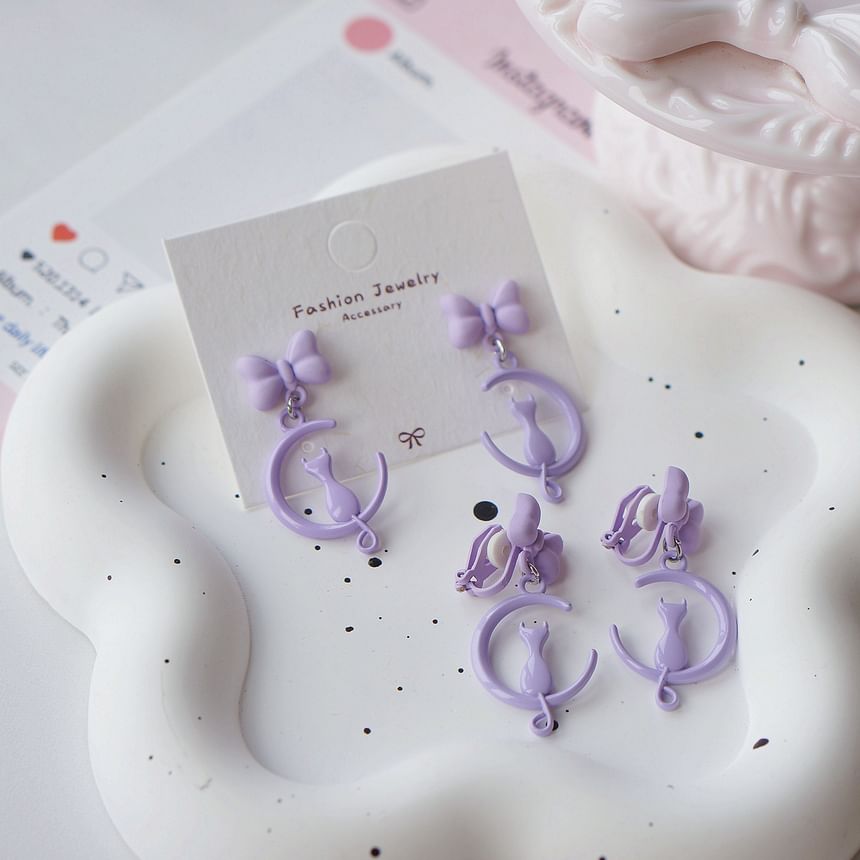 Dangle / Earring On Clip Cat Moon