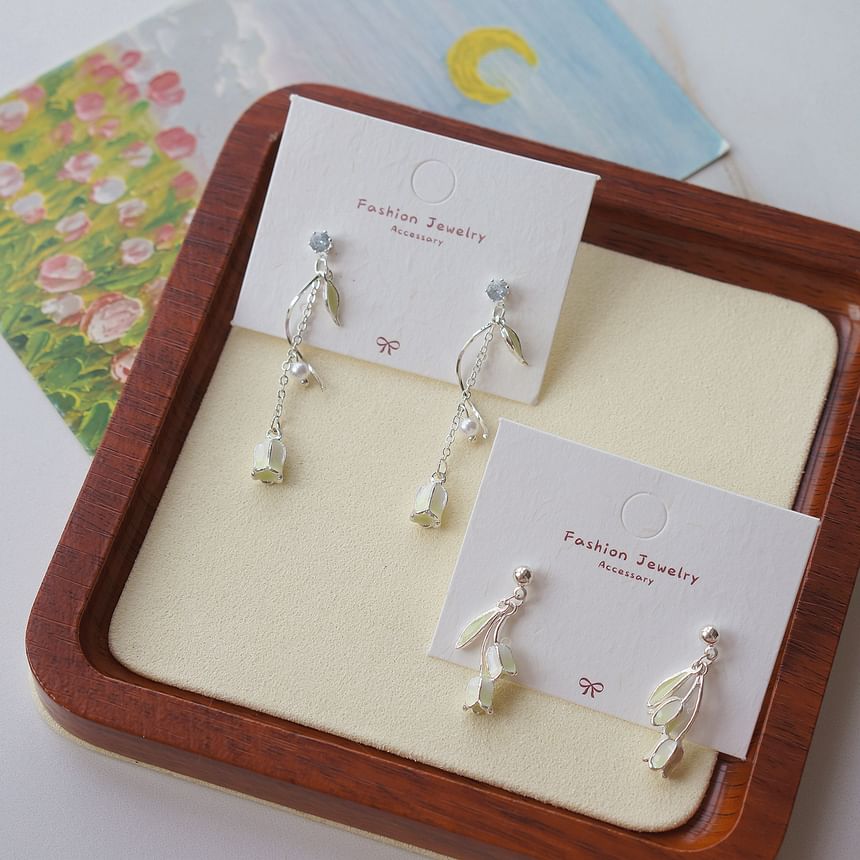 Earring / On Dangle Tulip Clip