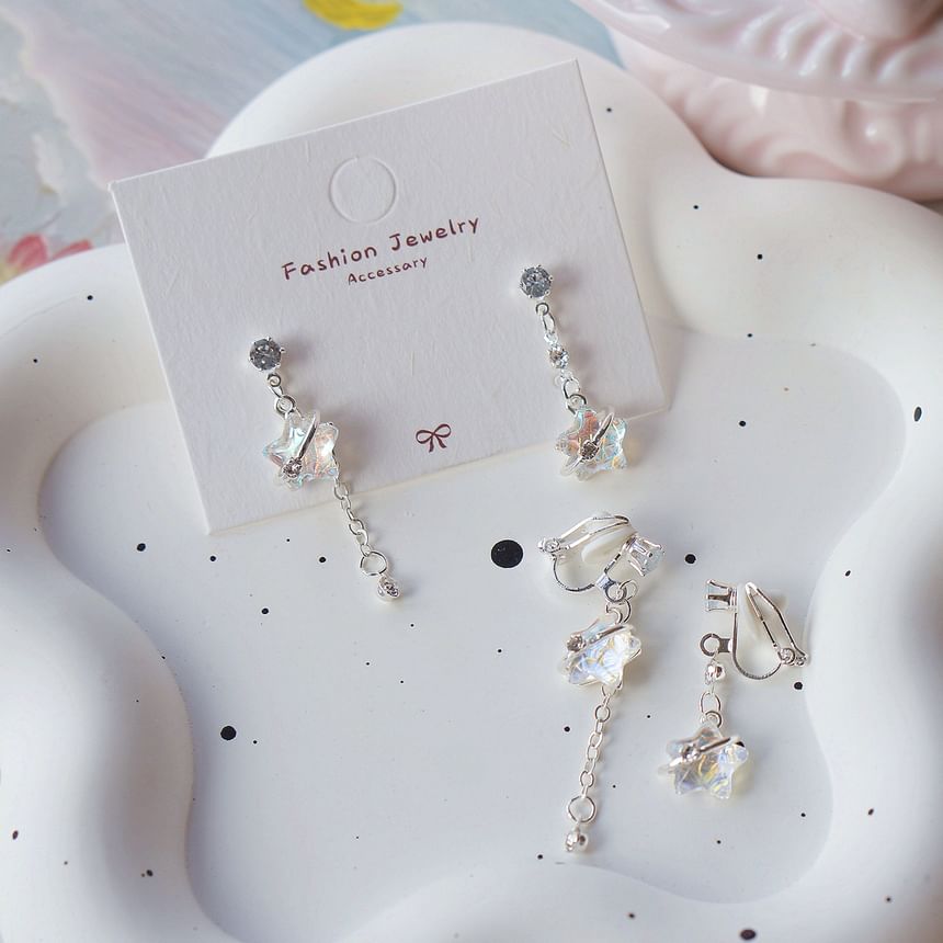 On / Clip Earring Asymmetrical Star Dangle