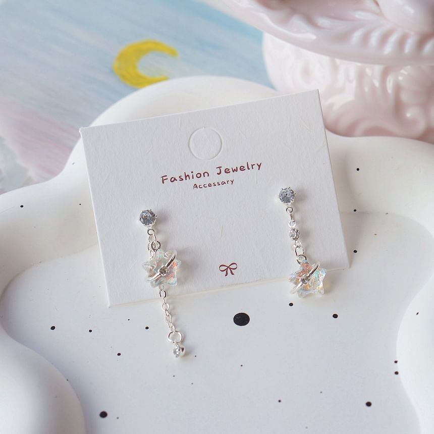 On / Clip Earring Asymmetrical Star Dangle