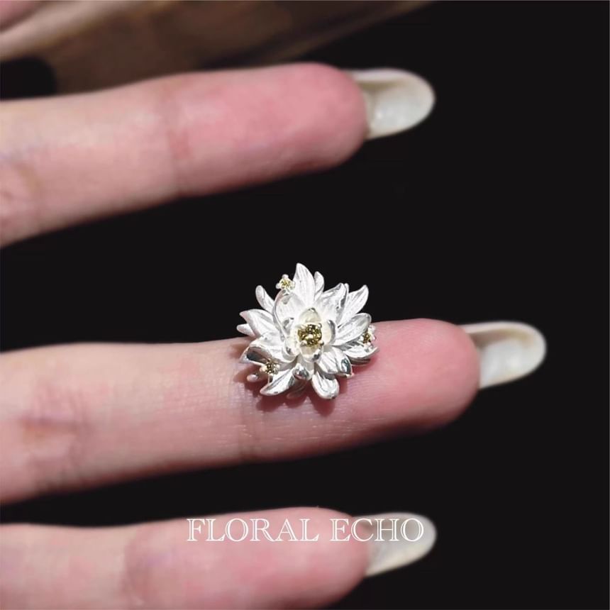 Floral Earring Stud