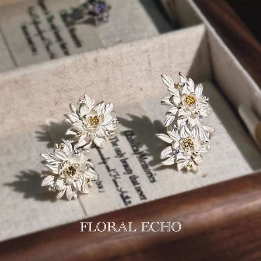 Floral Earring Stud