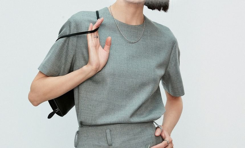 Short-Sleeve Crewneck Plain T-Shirt / Heart Pattern Pencil Skirt