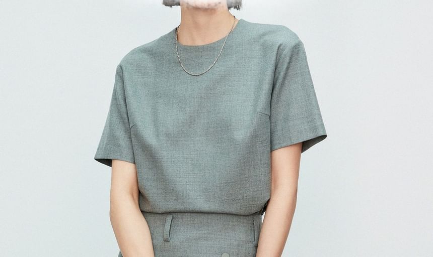 Short-Sleeve Crewneck Plain T-Shirt / Heart Pattern Pencil Skirt