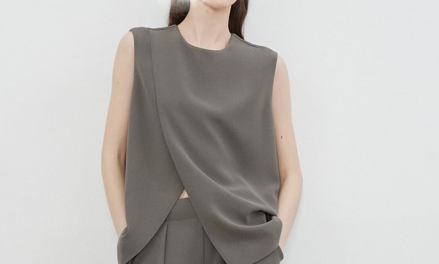 Sleeveless Asymmetrical Top / High Waist Straight Leg Pants