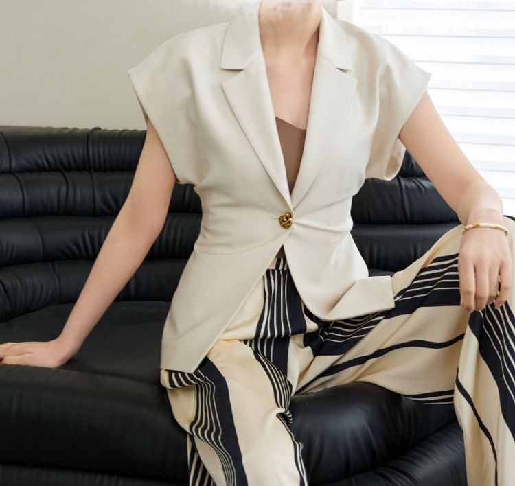 Short-Sleeve Twisted Plain Shirt