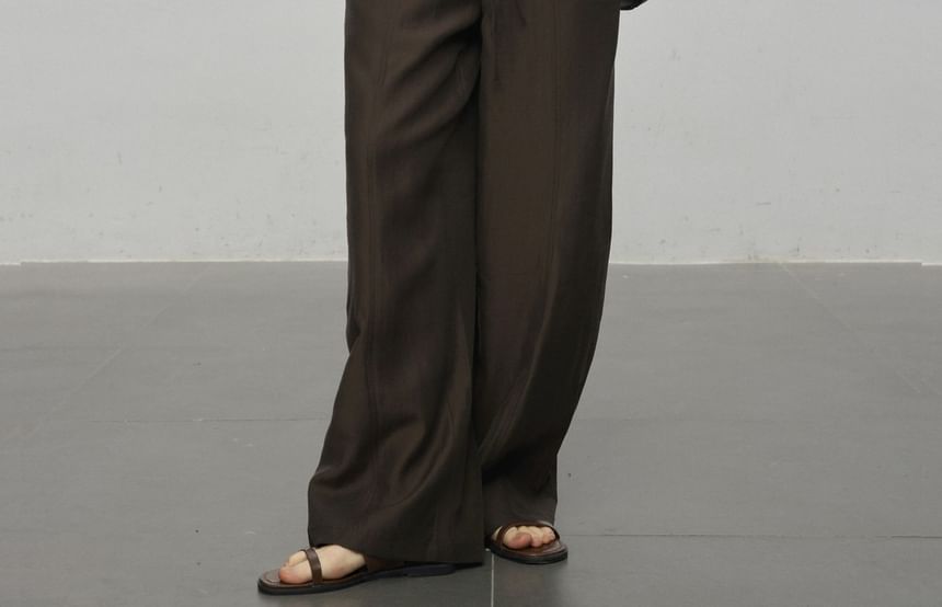 Sleeveless Mock Neck Plain Top / High Waist Wide Leg Pants