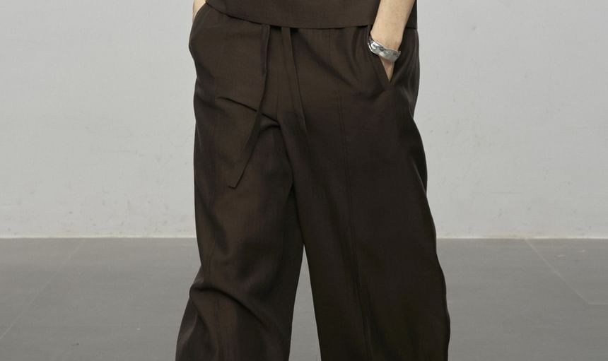 Sleeveless Mock Neck Plain Top / High Waist Wide Leg Pants