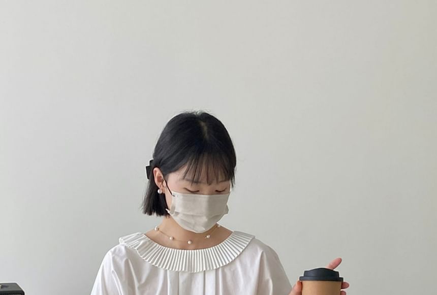 Puff-Sleeve V-Back Plain Crop Blouse