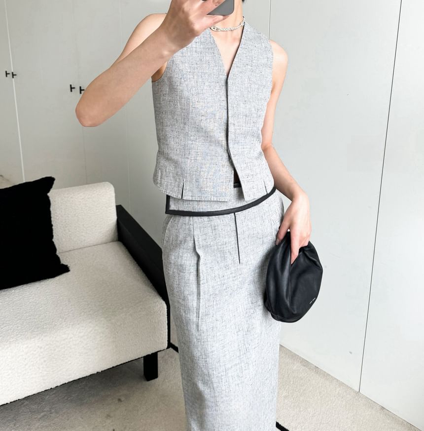 Sleeveless V-Neck Top / High Rise Straight Leg Dress Pants / Skirt