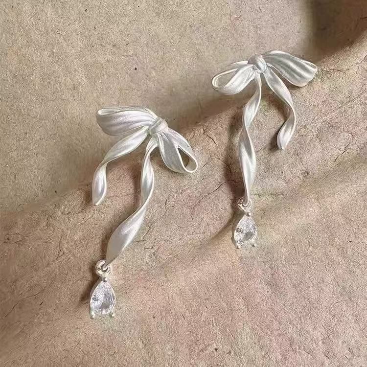 Earring / Rhinestone Bow Drop Clip-On