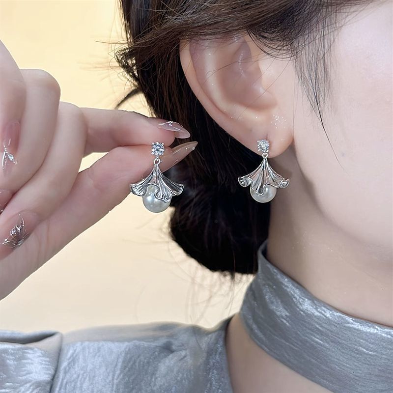 Ginkgo Faux Pearl Drop Earring Rhinestone