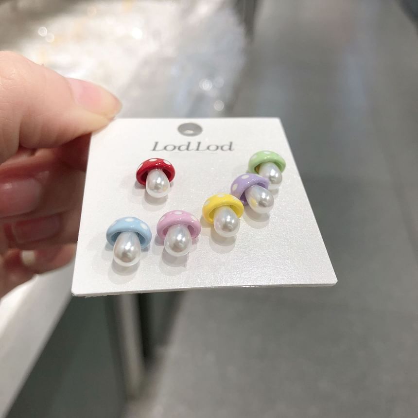 Set Mushroom 6: of Stud Ear