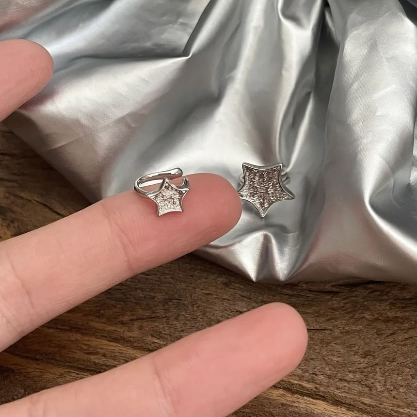 Asymmetrical Cuff Star Ear