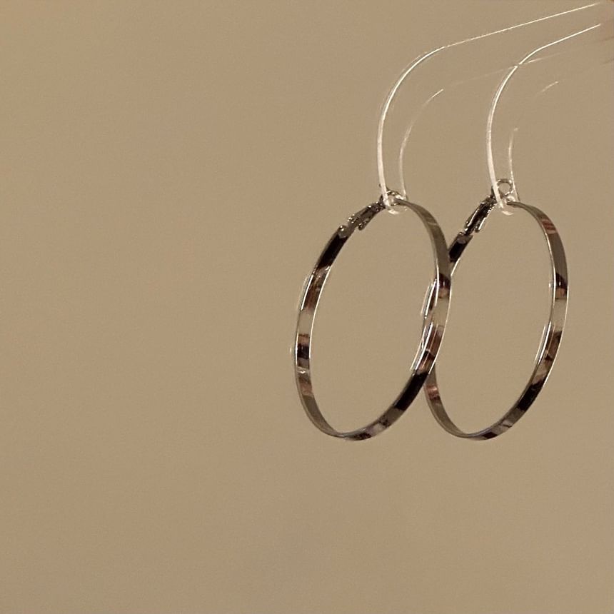 Leverback Hoop Earring Shiny