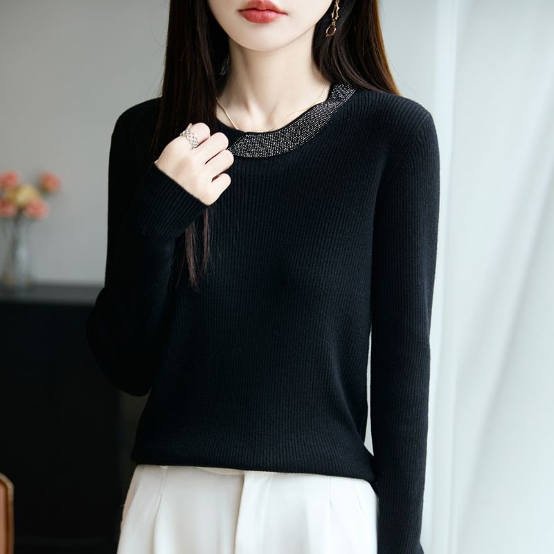 Long-Sleeve Round Neck Rhinestone Ribbed Knit Top