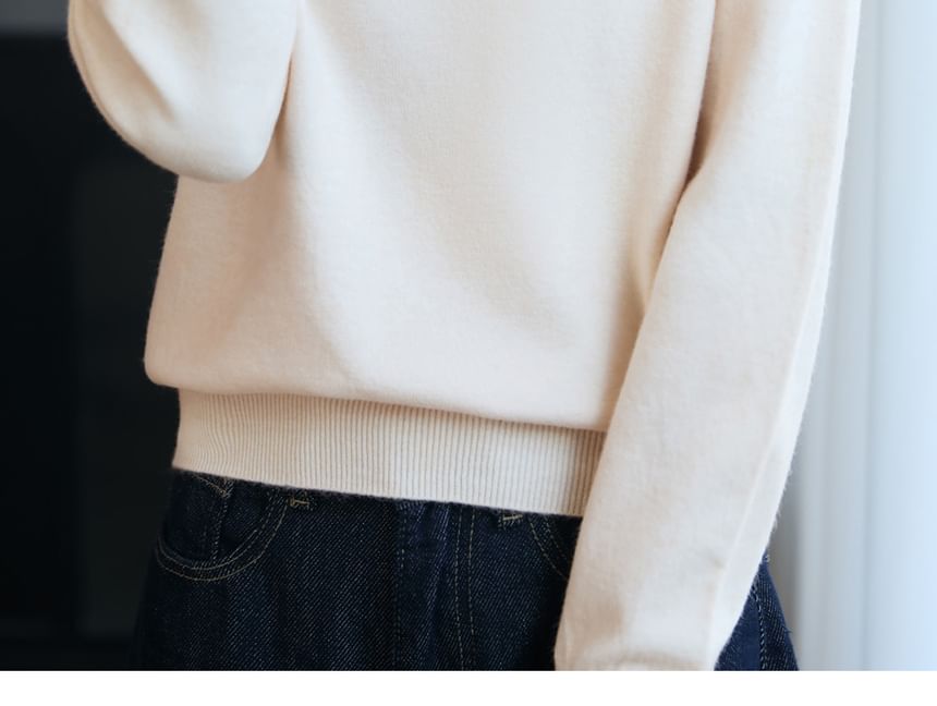 Long-Sleeve Round Neck Plain Bow Rhinestone Knit Top