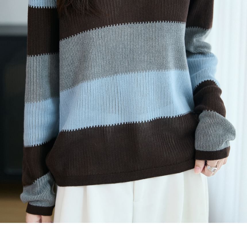 Long-Sleeve V-Neck Color Block Knit Top