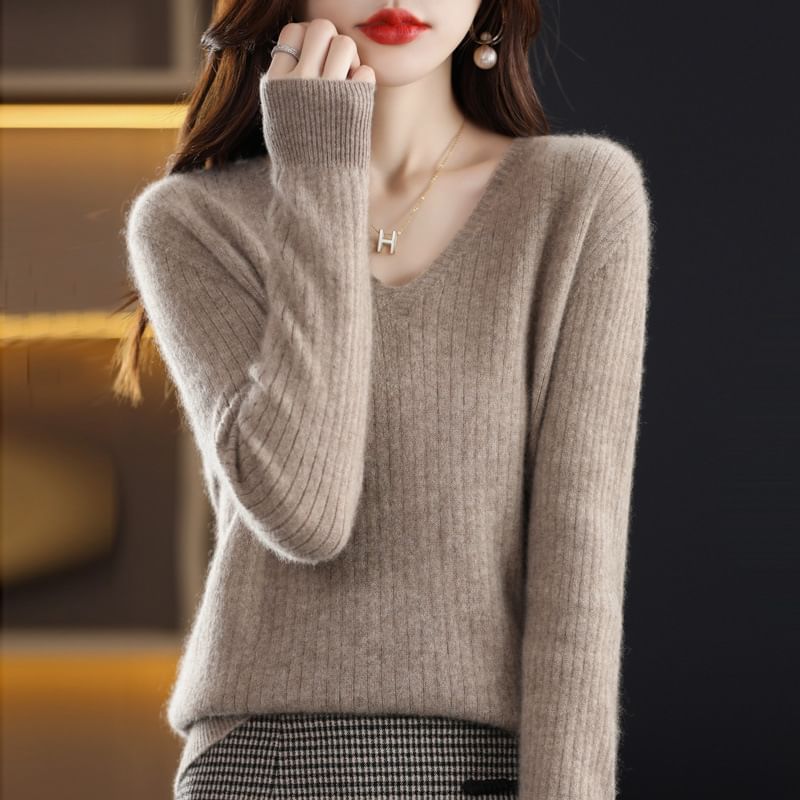 Long-Sleeve V-Neck Plain Knit Top