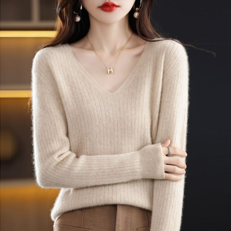 Long-Sleeve V-Neck Plain Knit Top