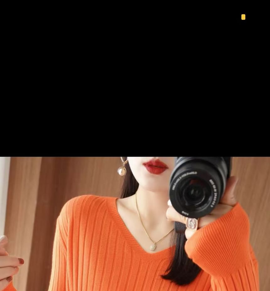 Long-Sleeve V-Neck Plain Knit Top