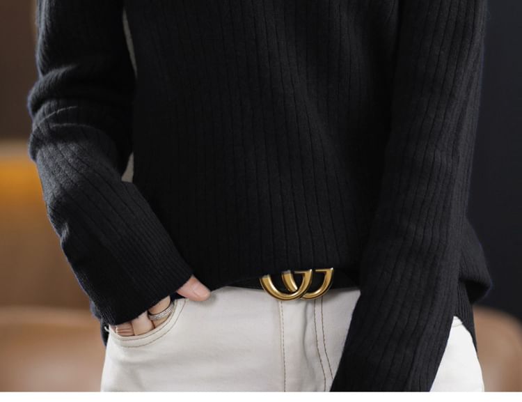 Long-Sleeve V-Neck Plain Knit Top