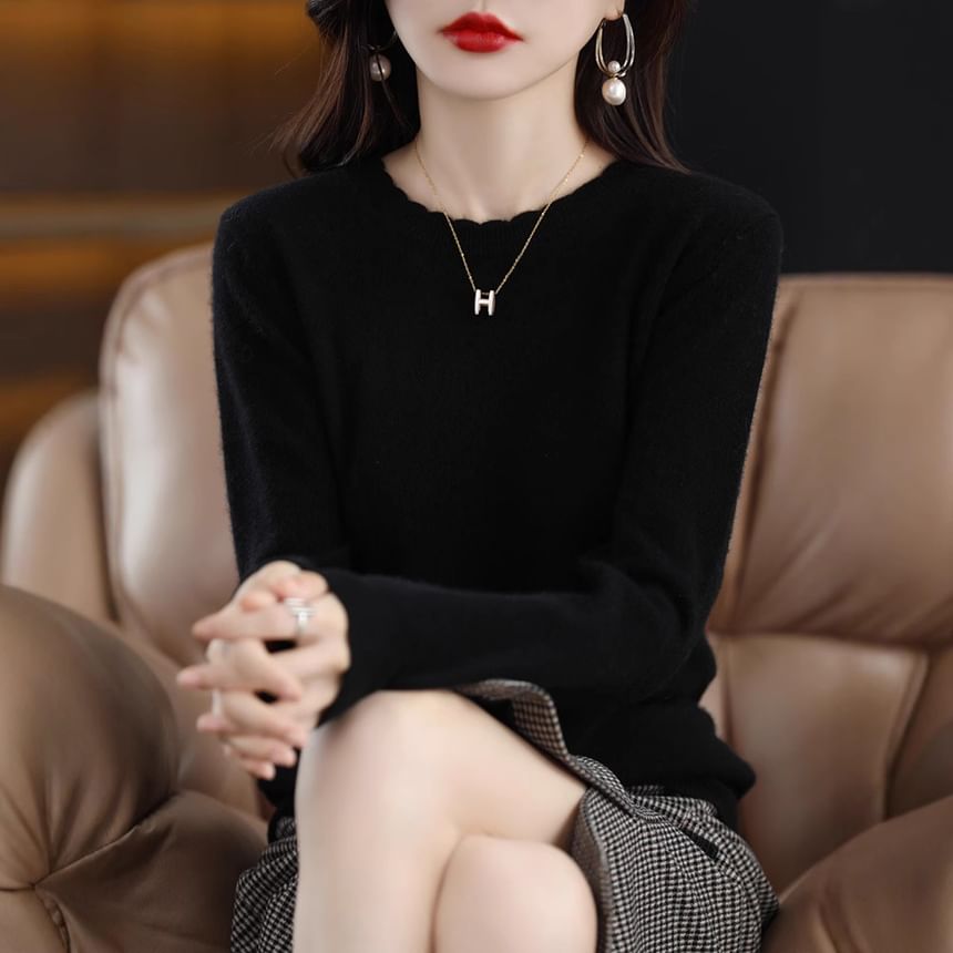 Long-Sleeve Round Neck Plain Scallop Trim Knit Top
