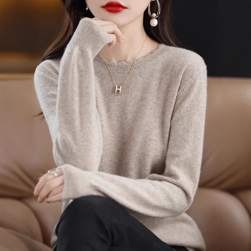 Long-Sleeve Round Neck Plain Scallop Trim Knit Top