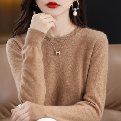 Long-Sleeve Round Neck Plain Scallop Trim Knit Top