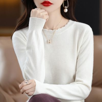 Long-Sleeve Round Neck Plain Scallop Trim Knit Top