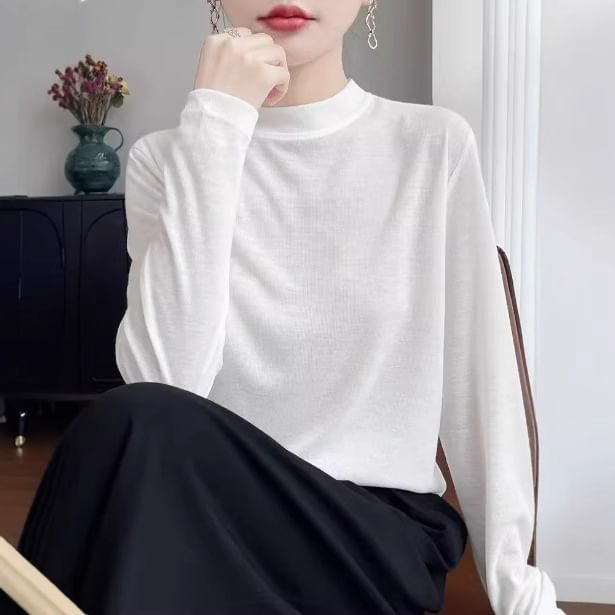 Long-Sleeve Mock Neck Plain T-Shirt