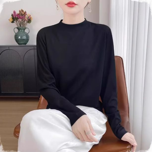 Long-Sleeve Mock Neck Plain T-Shirt