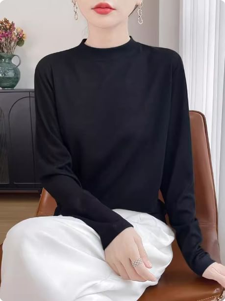 Long-Sleeve Mock Neck Plain T-Shirt