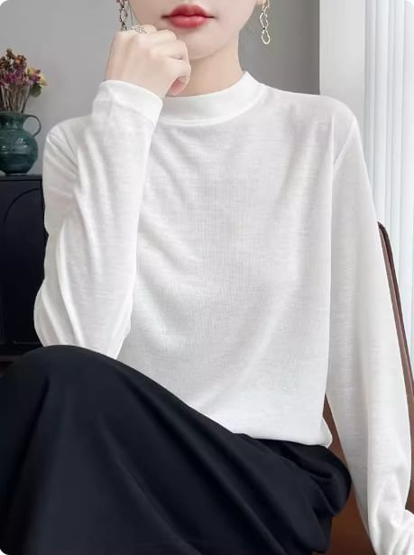 Long-Sleeve Mock Neck Plain T-Shirt
