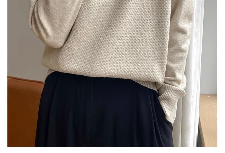 Long-Sleeve Collared Plain Knit Top