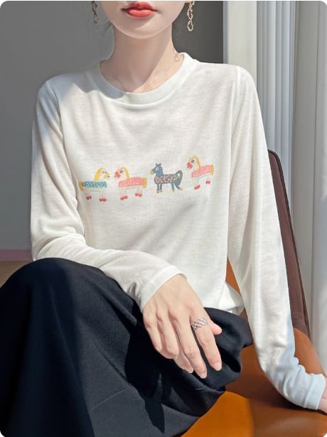 Long-Sleeve Crew Neck Horse Print Tee
